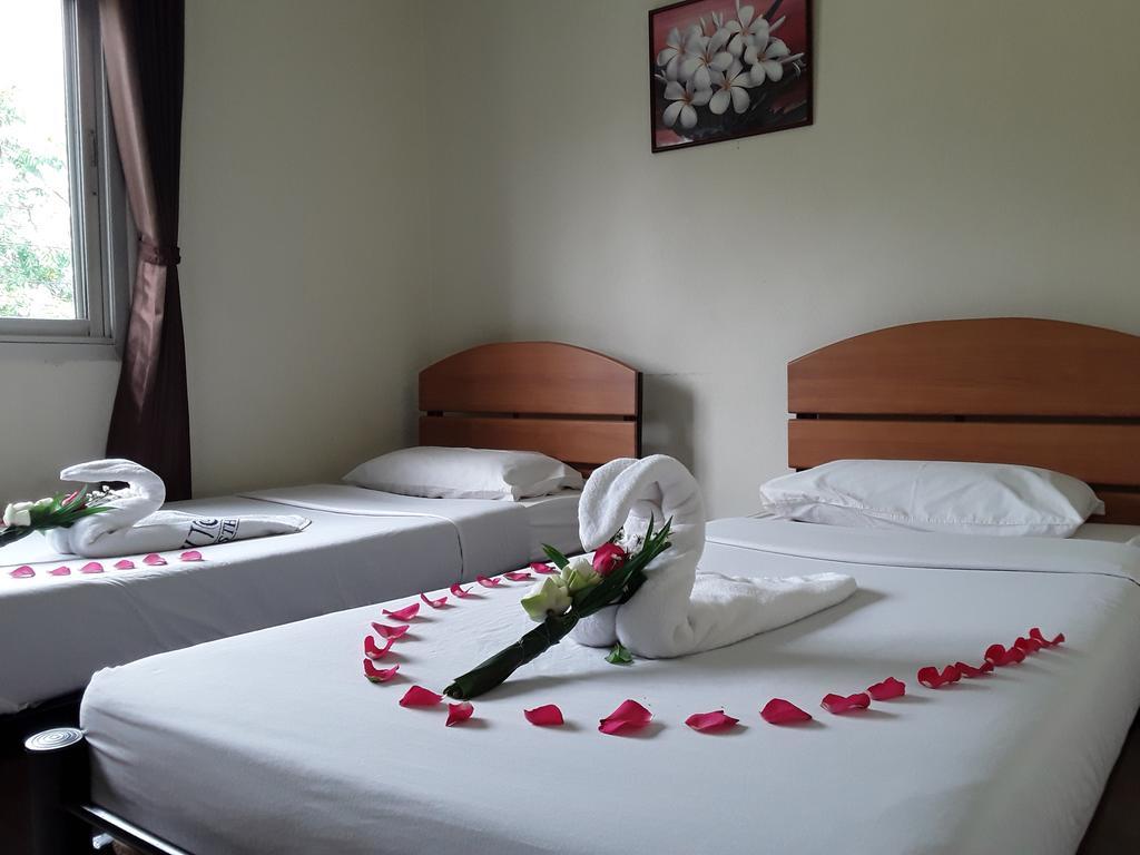 Vitoonguesthouse2Fanrooms & Aircondition 素可泰 外观 照片